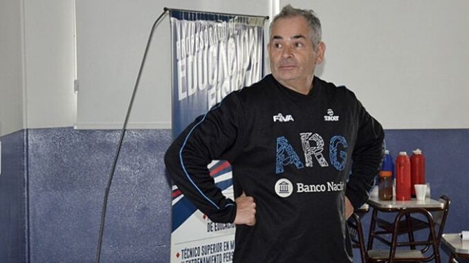 Alejandro Gallardo entrenador de voley argentino