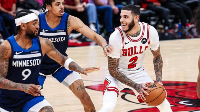 Sonrisa de Lonzo Ball tras su regreso.